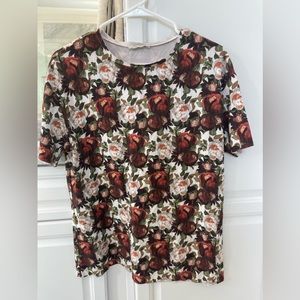 Zara shirt size small, runs bigger